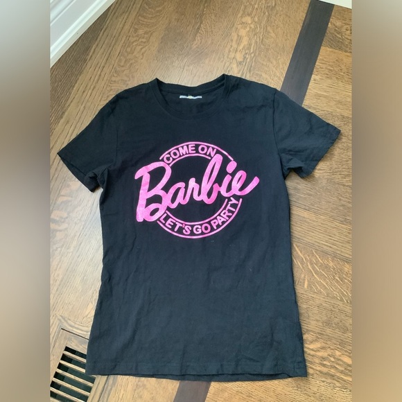 BARBIE X JAYNE FASHION Glitter Pink Scoop Neck Black T-Shirt Women’s Size Small - Picture 7 of 13